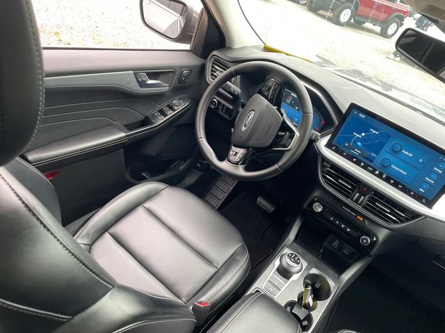 Certified 2025 Ford Escape Platinum AWD/4WD image 25