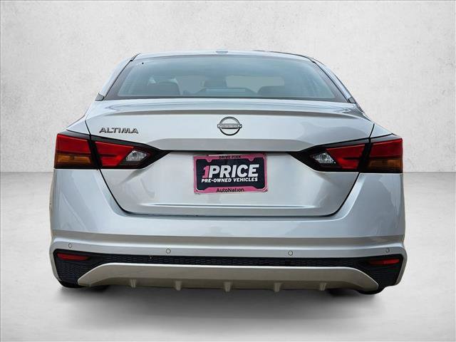 Used 2025 Nissan Altima 2.5 SV FWD image 6