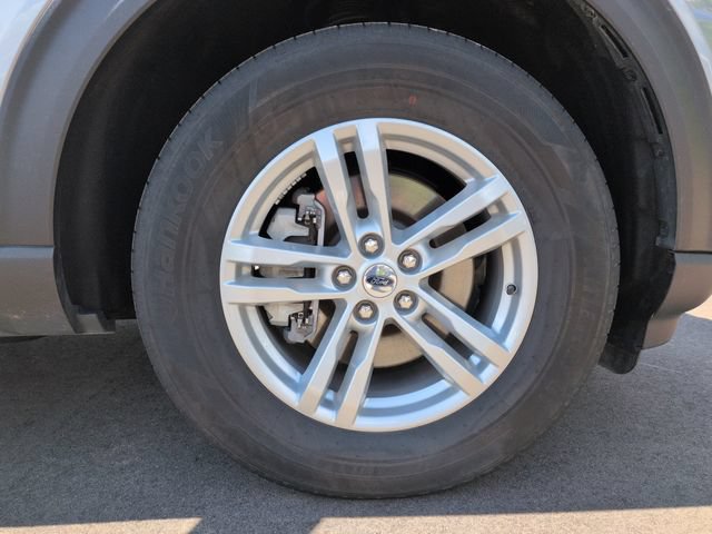 Certified 2023 Ford Explorer XLT w/ Equipment Group 202A AWD/4WD image 13