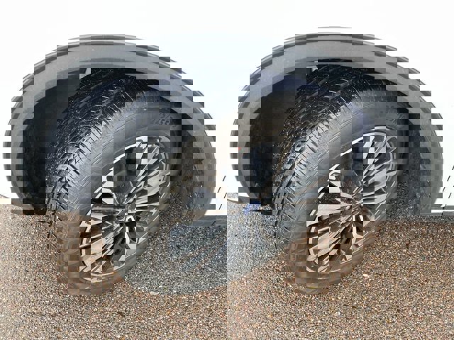 Certified 2022 Ford Escape SE w/ SE Sport Appearance Package image 2