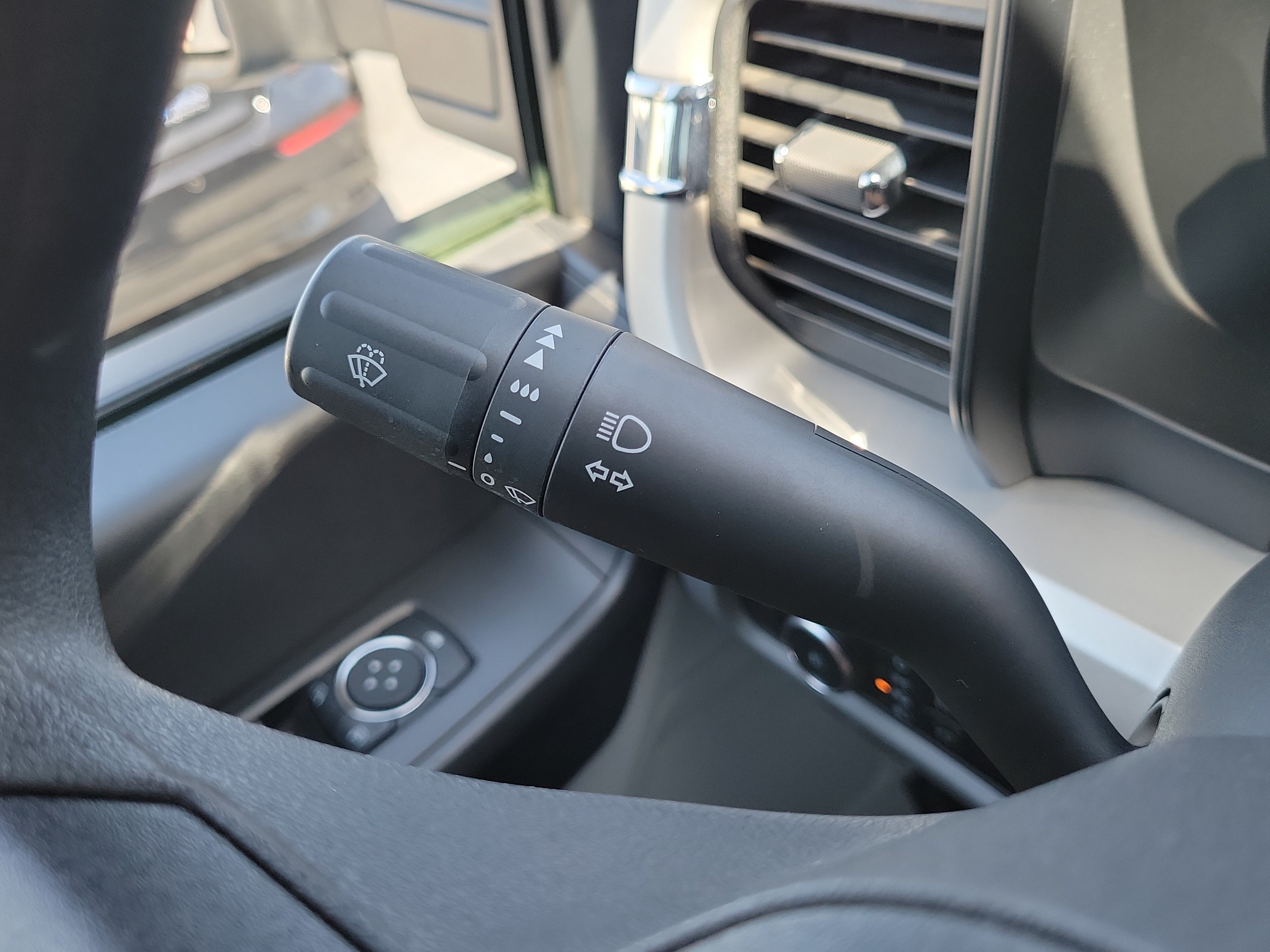 Certified 2025 Ford F350 XL AWD/4WD image 27