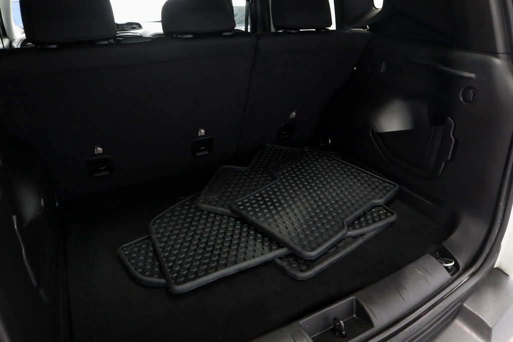 Used 2023 Jeep Renegade Latitude image 15