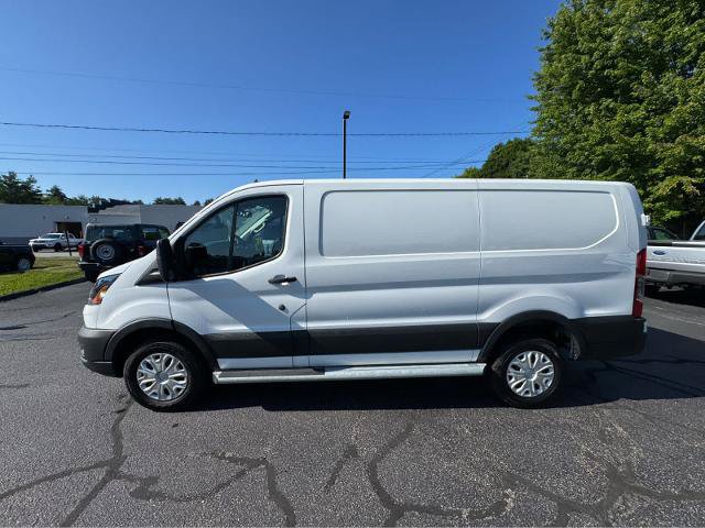 Certified 2025 Ford Transit 250 Low Roof w/ Exterior Upgrade Package RWD image 2