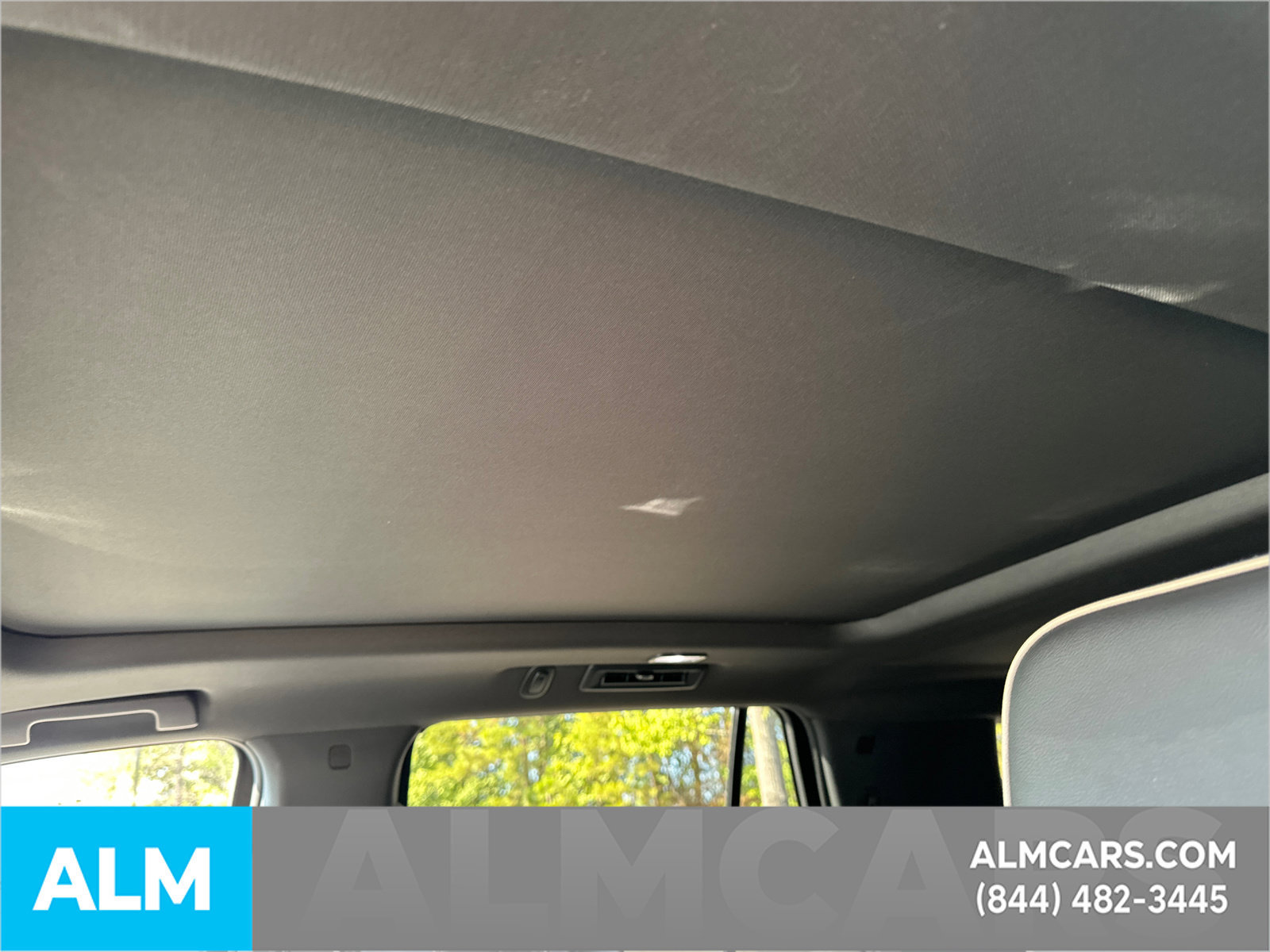 Used 2025 Chevrolet Tahoe Premier AWD/4WD image 38