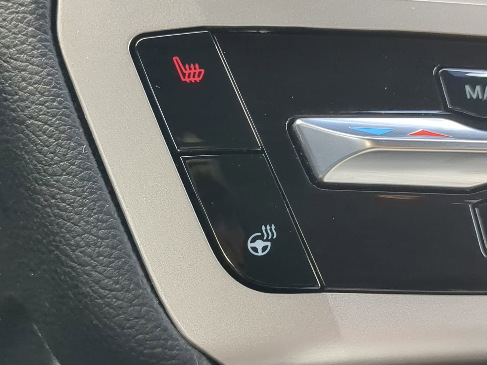 Certified 2022 Ford Explorer XLT w/ Equipment Group 202A image 54