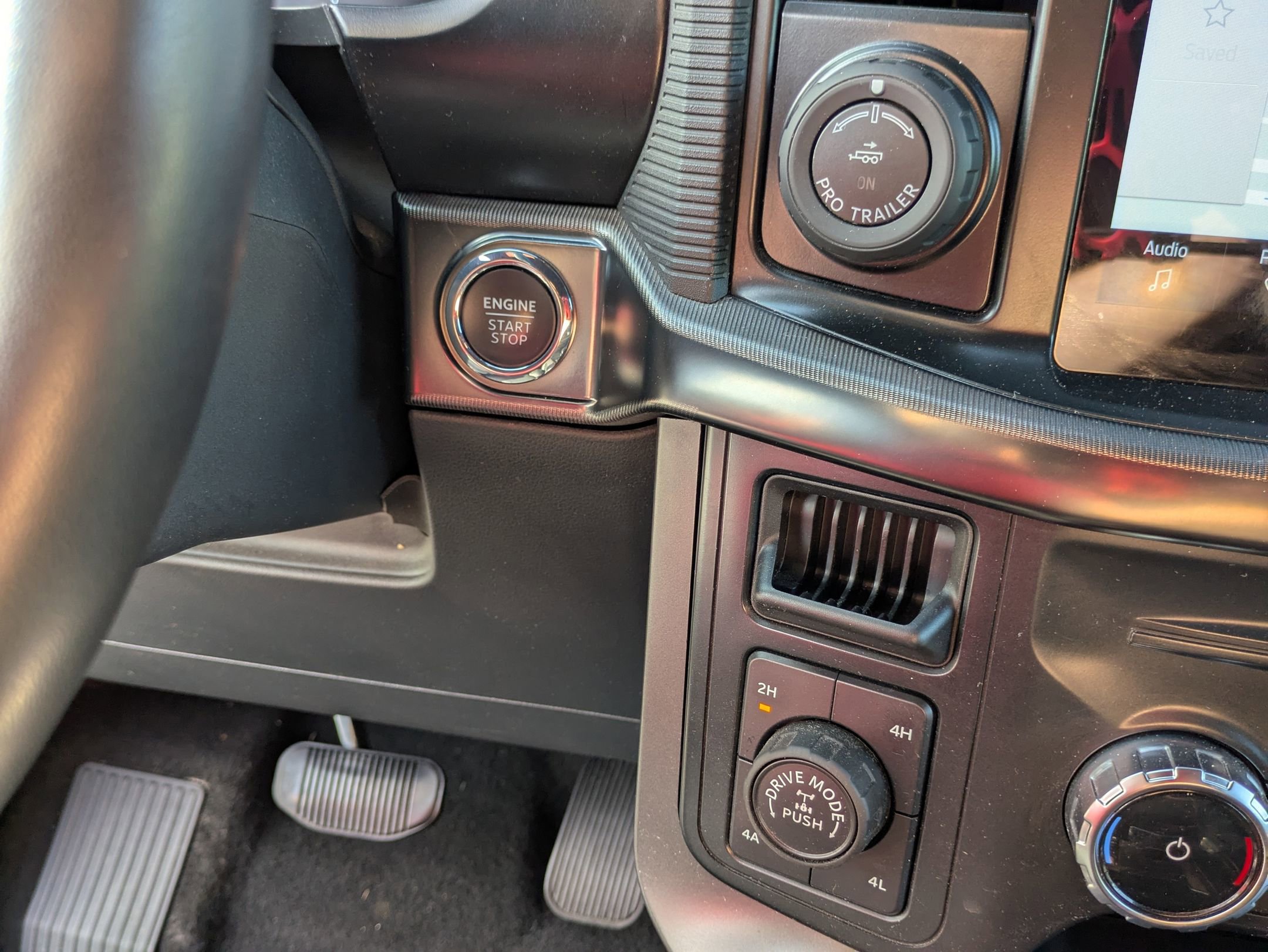 Certified 2024 Ford F150 Lariat w/ Equipment Group 502A High AWD/4WD image 27