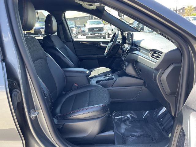 Certified 2025 Ford Escape ST-Line AWD/4WD image 19