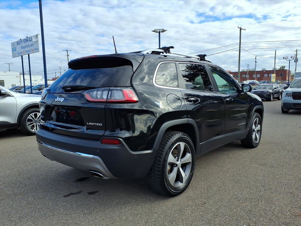 Used 2021 Jeep Cherokee Limited image 2
