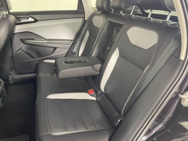 Used 2023 Volkswagen Taos SEL AWD/4WD image 17