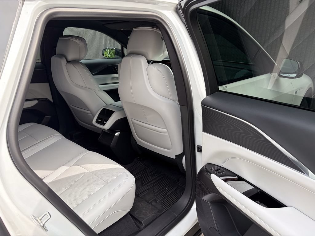 Used 2024 Cadillac Lyriq Sport AWD/4WD image 24