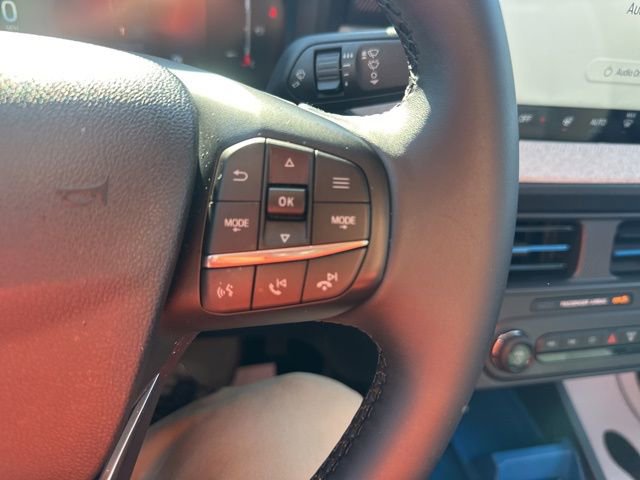 Certified 2025 Ford Maverick XLT w/ XLT Luxury Package image 36