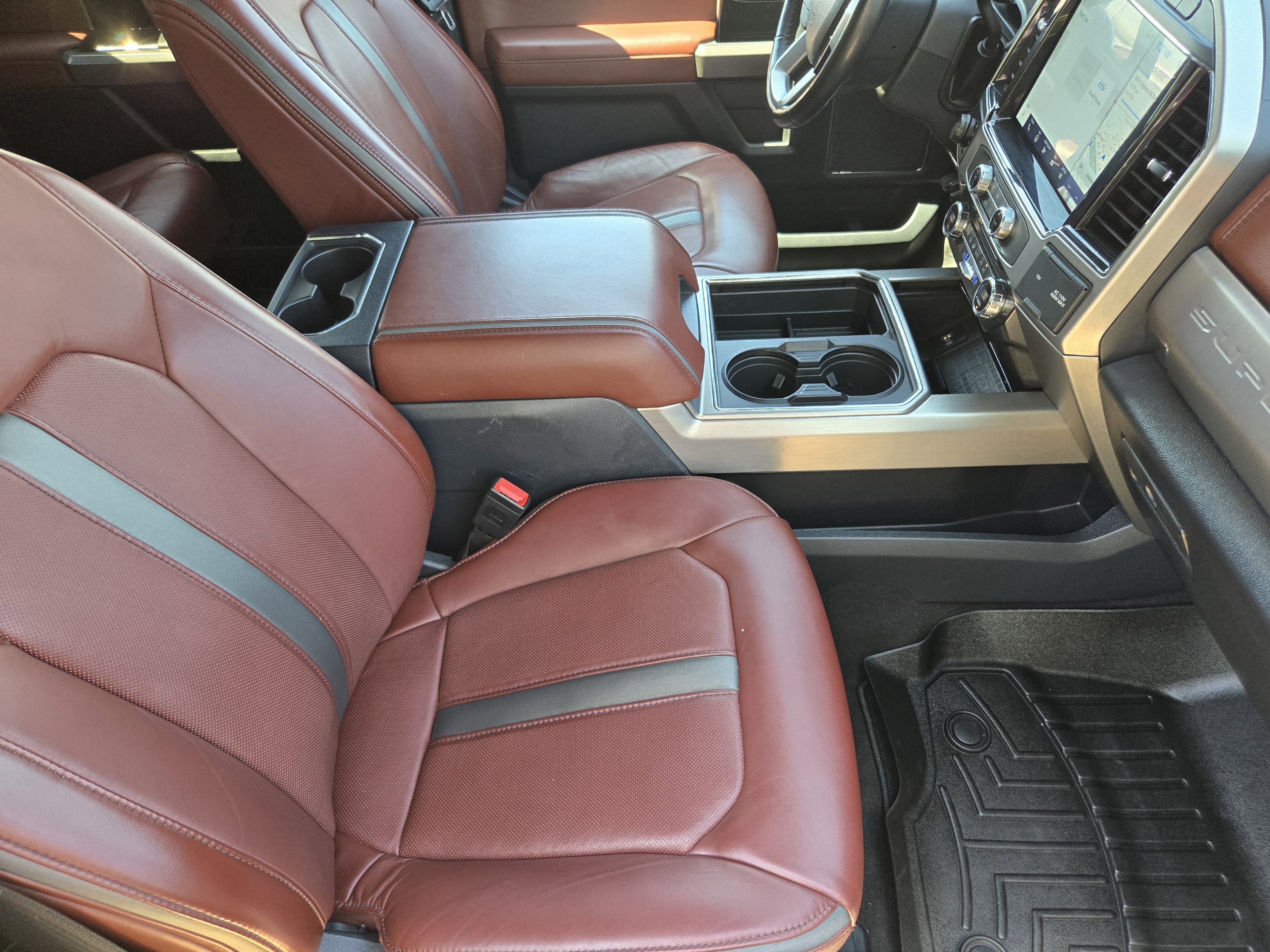 Certified 2022 Ford F250 Platinum w/ FX4 Off-Road Package AWD/4WD image 10
