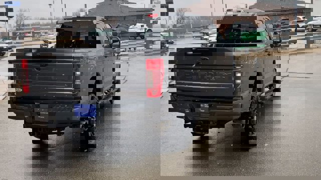 Certified 2022 Ford F250 XLT w/ Black Appearance Package image 9