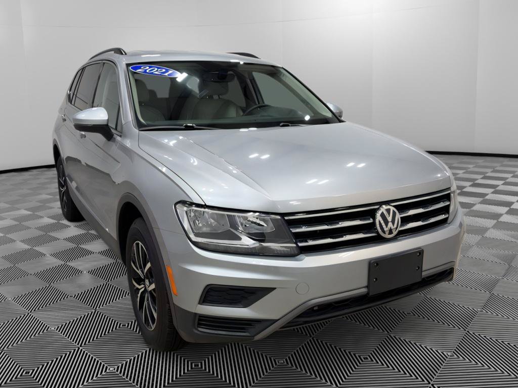 Used 2021 Volkswagen Tiguan SE AWD/4WD image 4