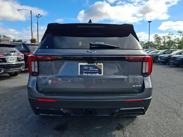 Certified 2025 Ford Explorer ST-Line AWD/4WD image 5