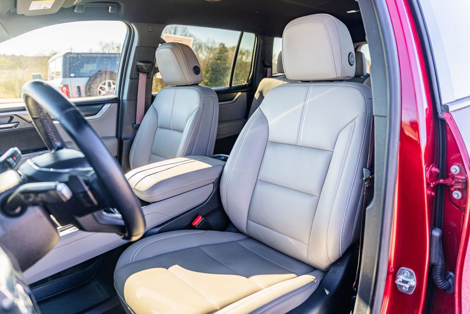 Used 2024 GMC Acadia Elevation w/ Black Edition image 21