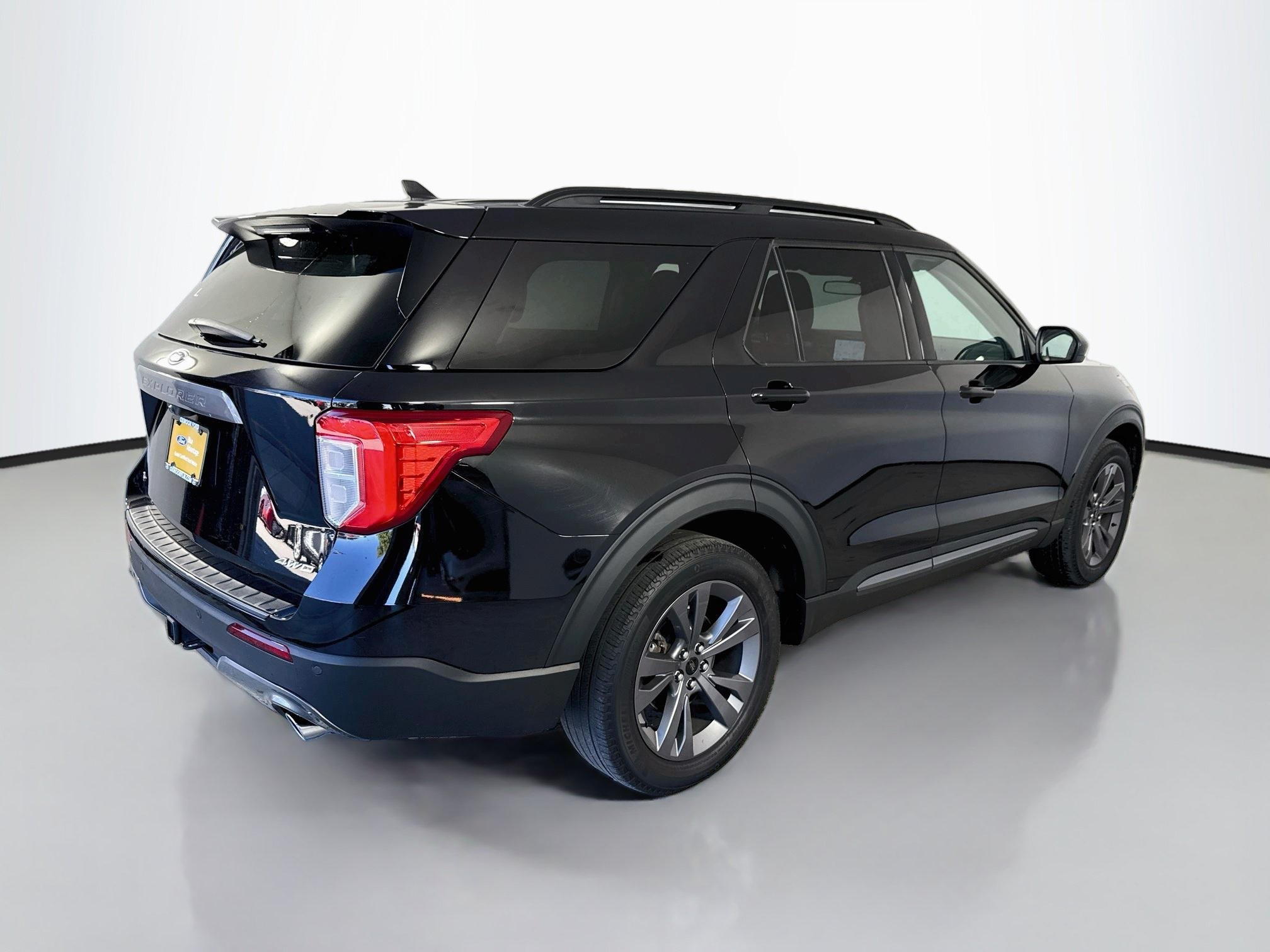 Certified 2023 Ford Explorer XLT w/ Equipment Group 202A AWD/4WD image 13