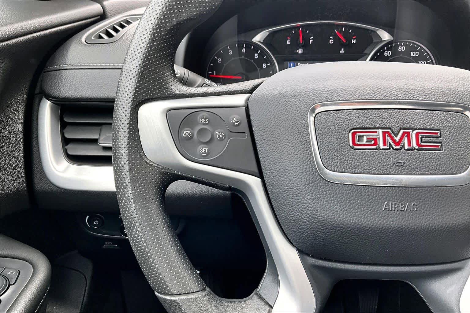Used 2024 GMC Terrain SLE AWD/4WD image 24