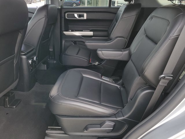Certified 2022 Ford Explorer XLT w/ Equipment Group 202A image 9
