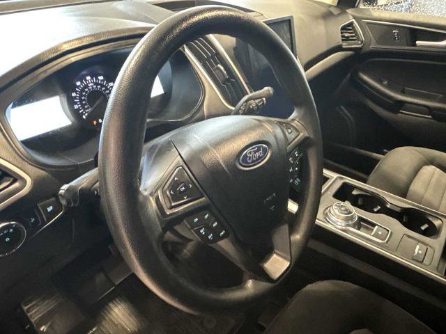 Certified 2024 Ford Edge SE w/ Black Appearance Package image 9