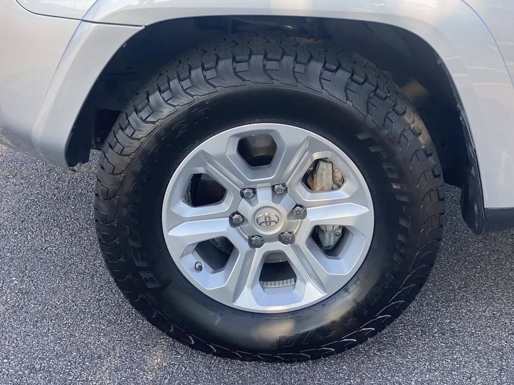 Used 2021 Toyota 4Runner SR5 RWD image 11