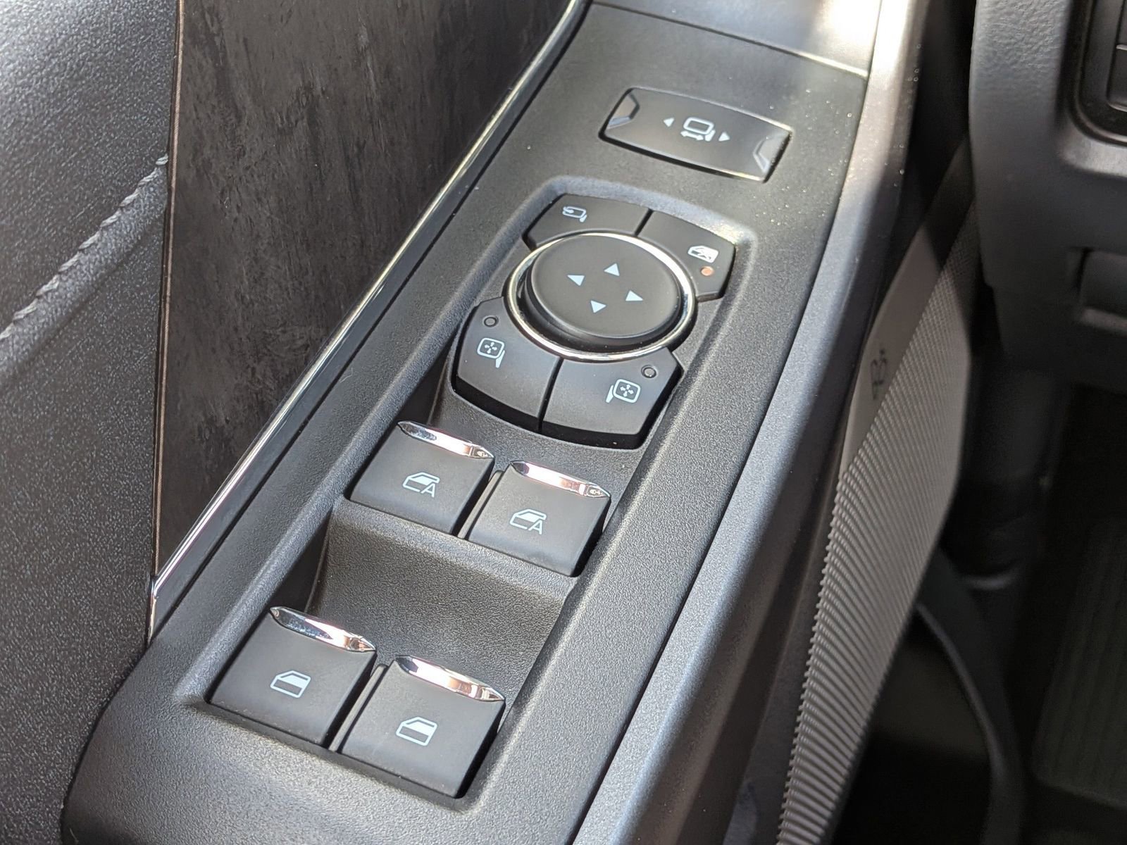 Certified 2026 Ford F250 Lariat w/ Black Appearance Package image 28