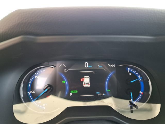 Used 2025 Toyota RAV4 XLE w/ Convenience Package AWD/4WD image 8