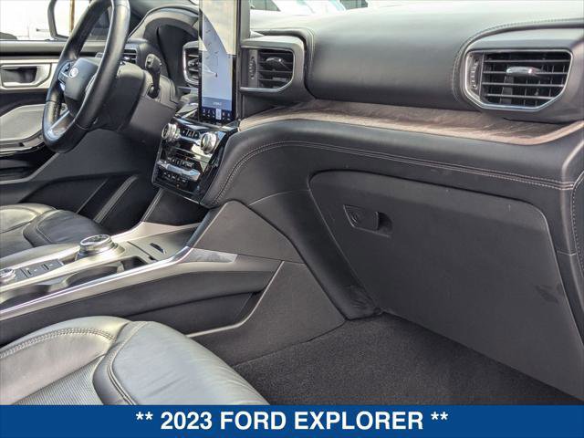 Certified 2023 Ford Explorer Platinum w/ Technology Package AWD/4WD image 24