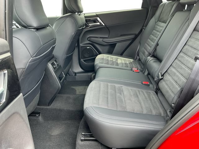 Used 2025 Mitsubishi Outlander SE AWD/4WD image 16