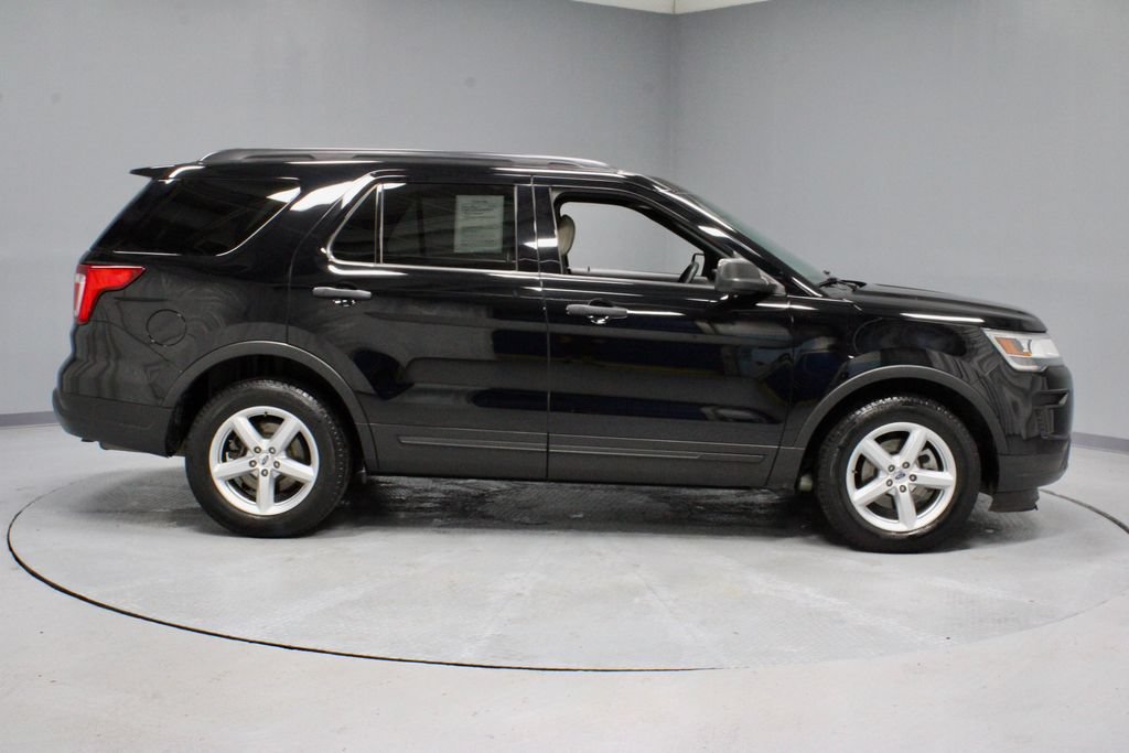 Certified 2018 Ford Explorer FWD image 11