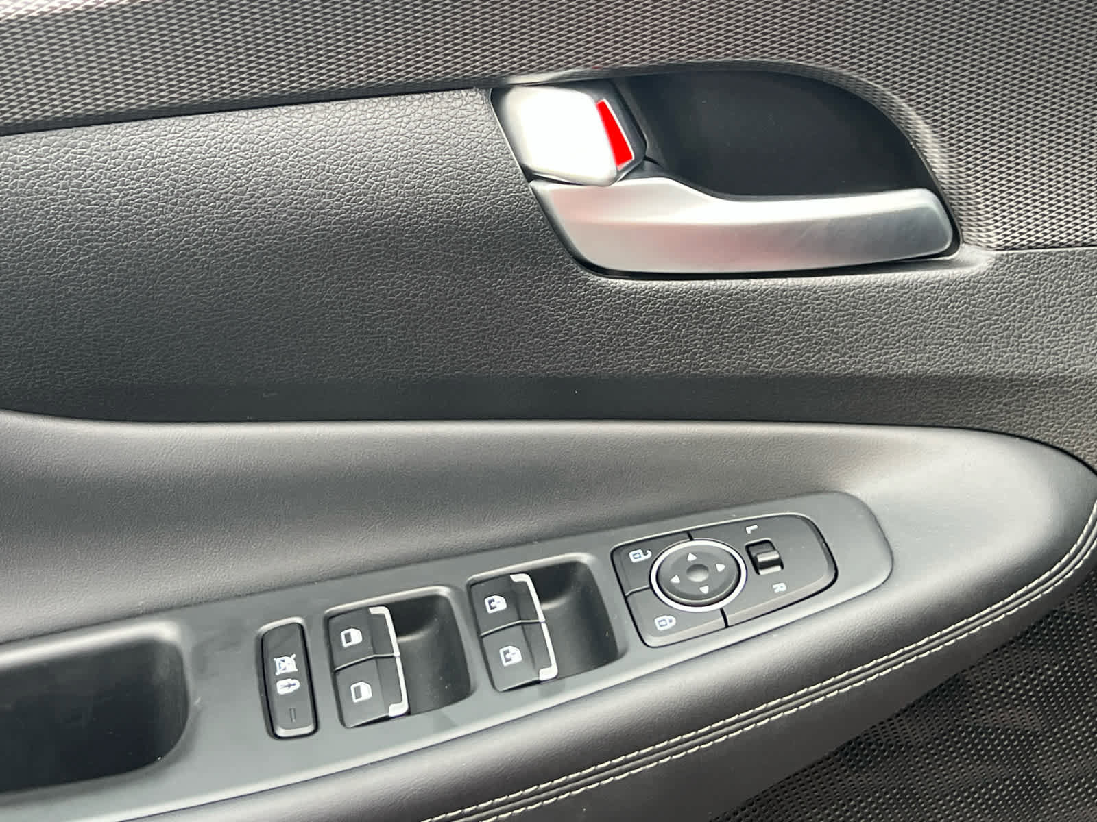 Used 2019 Hyundai Santa Fe Limited w/ Cargo Package image 30