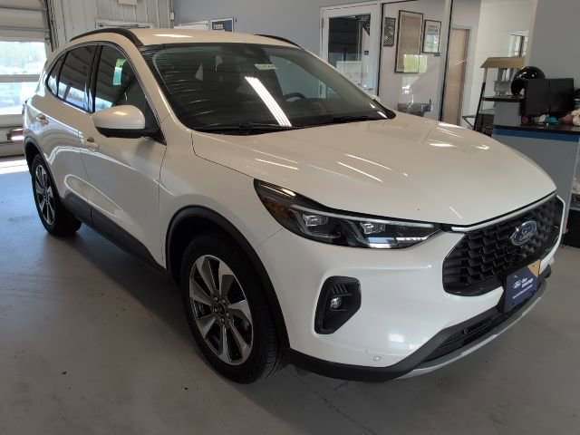 Certified 2024 Ford Escape Platinum AWD/4WD image 7