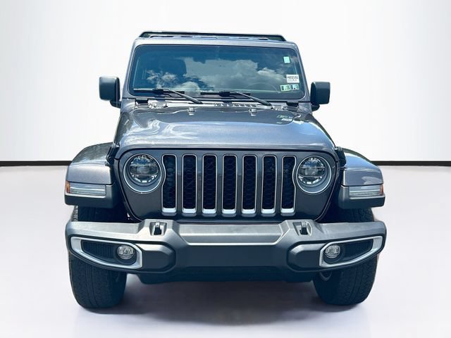 Used 2022 Jeep Gladiator Overland w/ LED Lighting Group AWD/4WD image 2