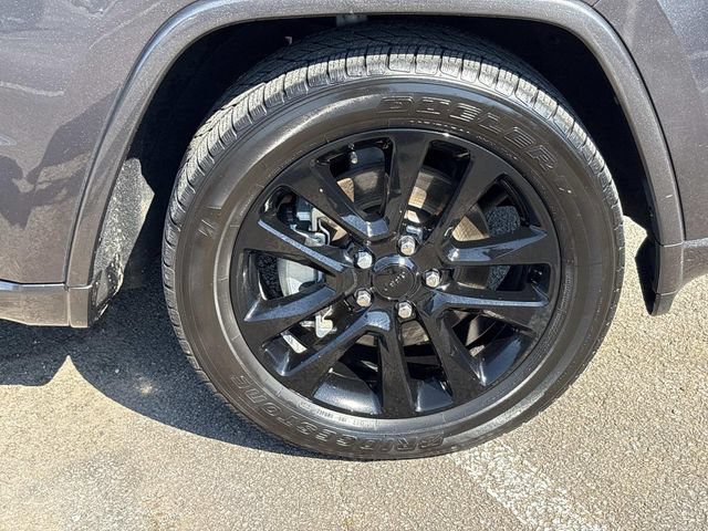 Used 2021 Jeep Grand Cherokee Laredo X RWD image 9