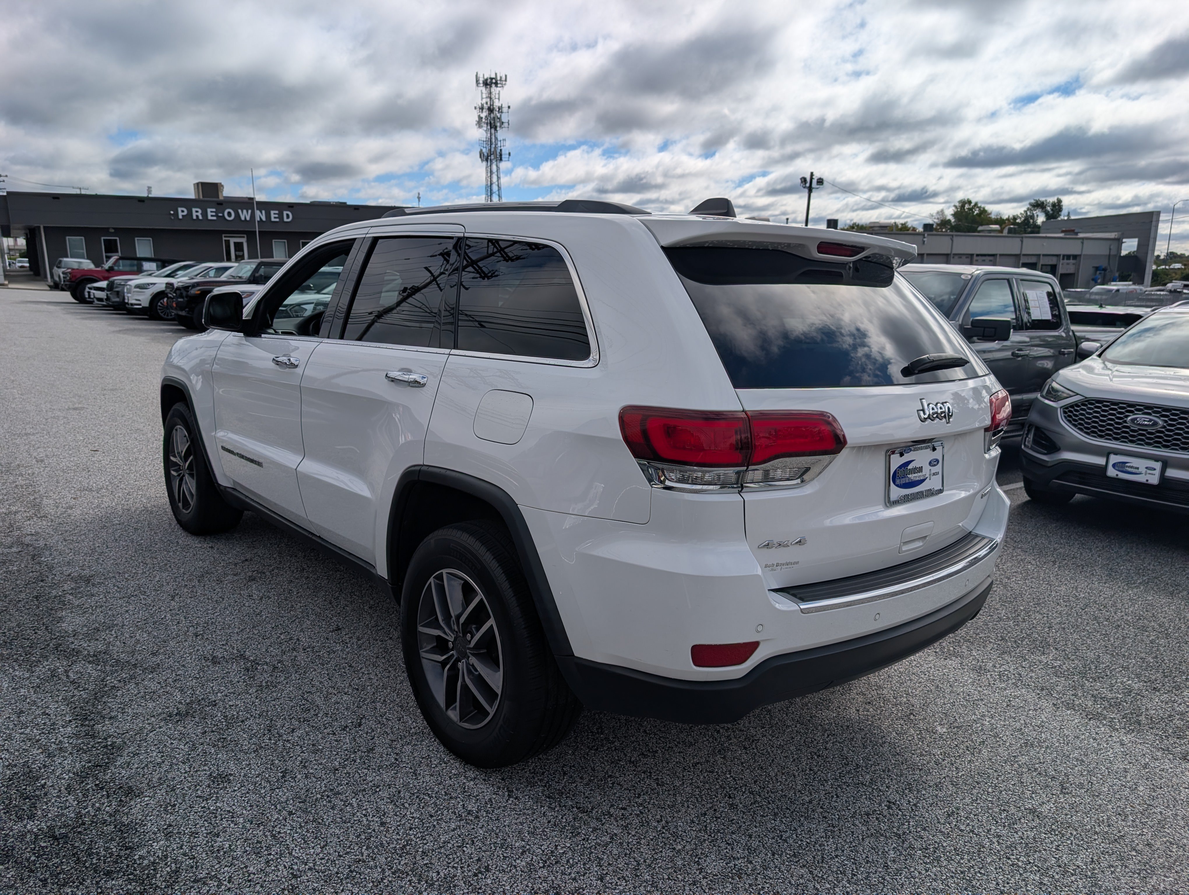 Used 2020 Jeep Grand Cherokee Limited AWD/4WD image 5