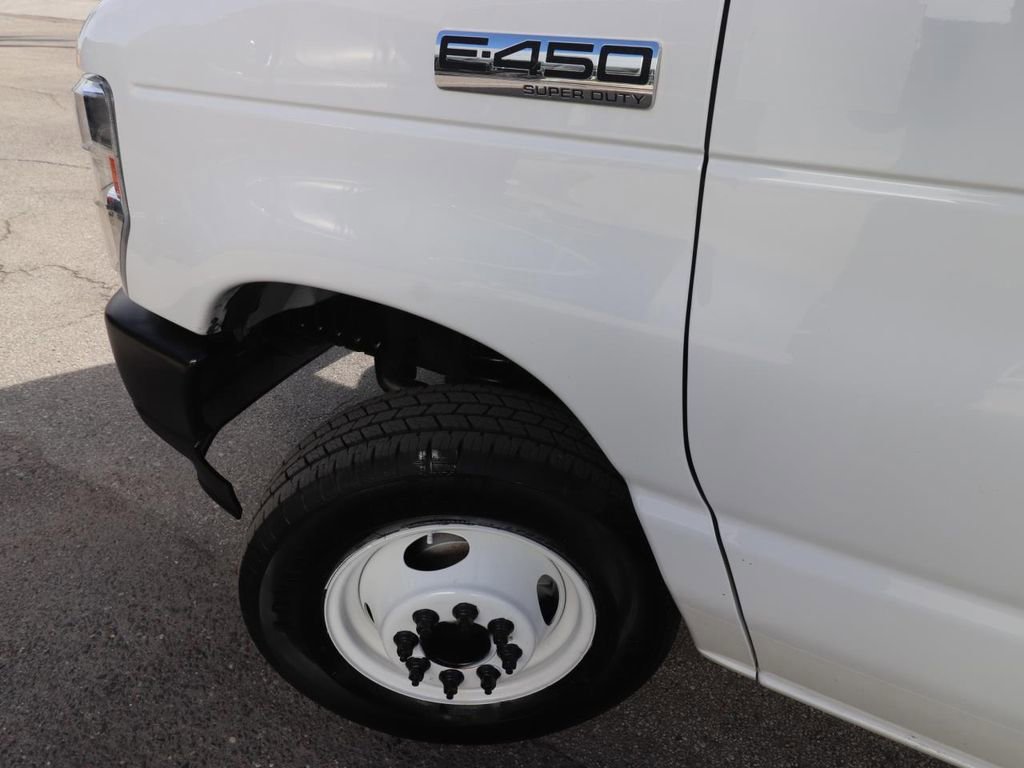 Certified 2022 Ford E-450 and Econoline 450 Super Duty w/ Power Windows & Locks Group image 11
