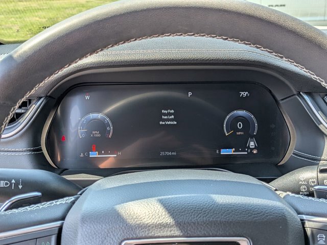 Used 2023 Jeep Grand Cherokee Limited w/ Luxury Tech Group II AWD/4WD image 20