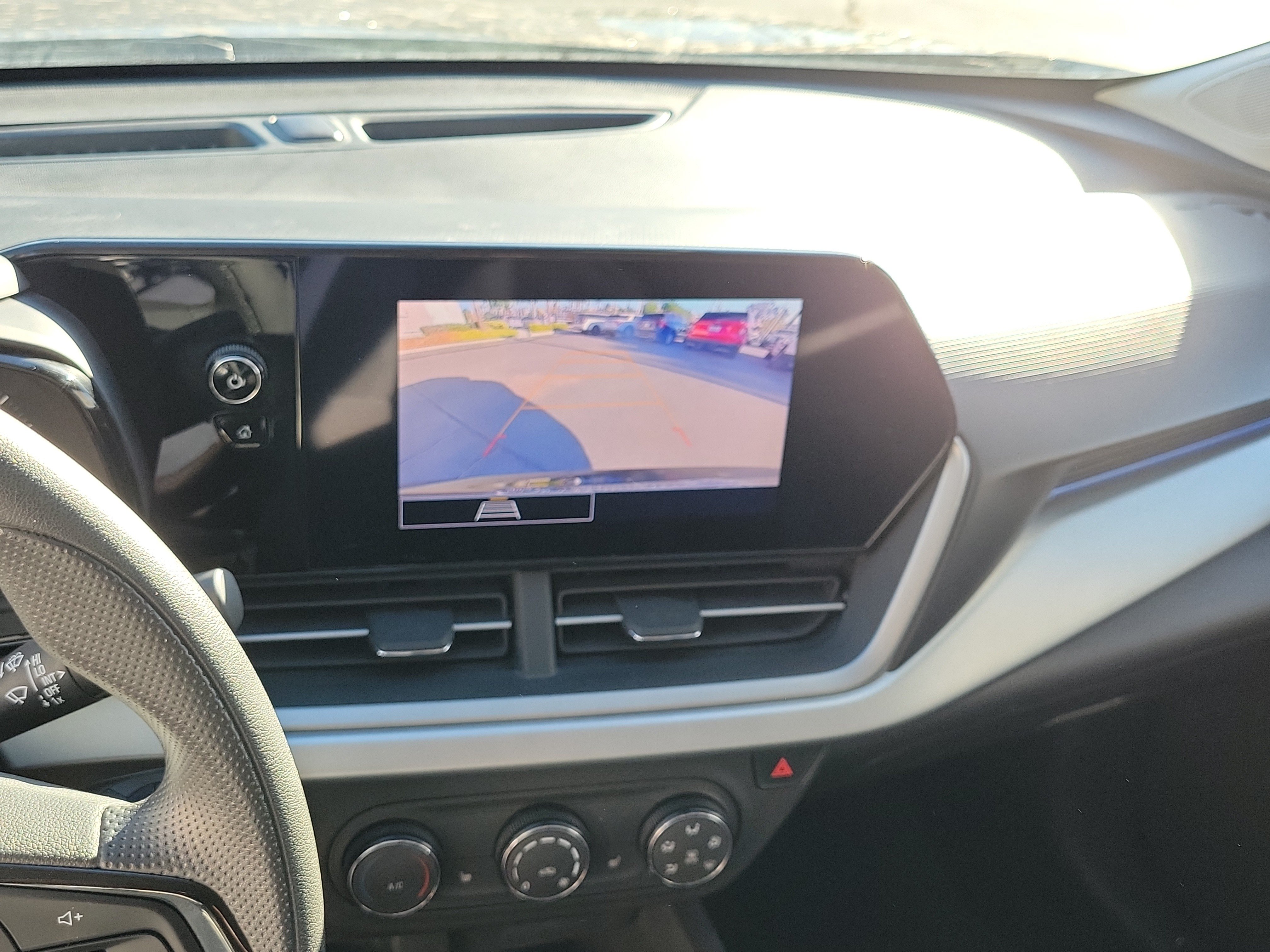 Used 2024 Chevrolet Trax LS w/ LS Convenience Package FWD image 9
