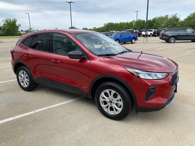 Certified 2025 Ford Escape Active w/ Cold Weather Package AWD/4WD image 9