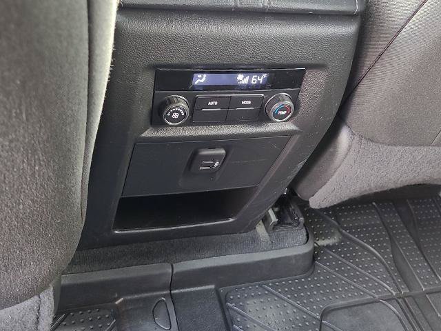 Used 2023 Chevrolet Traverse LT FWD image 20