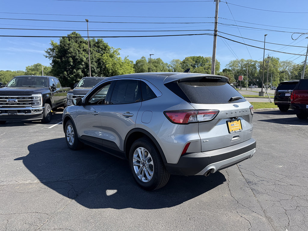 Certified 2022 Ford Escape SE w/ Cold Weather Package AWD/4WD image 5