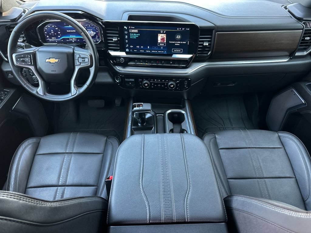 Used 2024 Chevrolet Silverado 1500 High Country w/ Technology Package AWD/4WD image 12