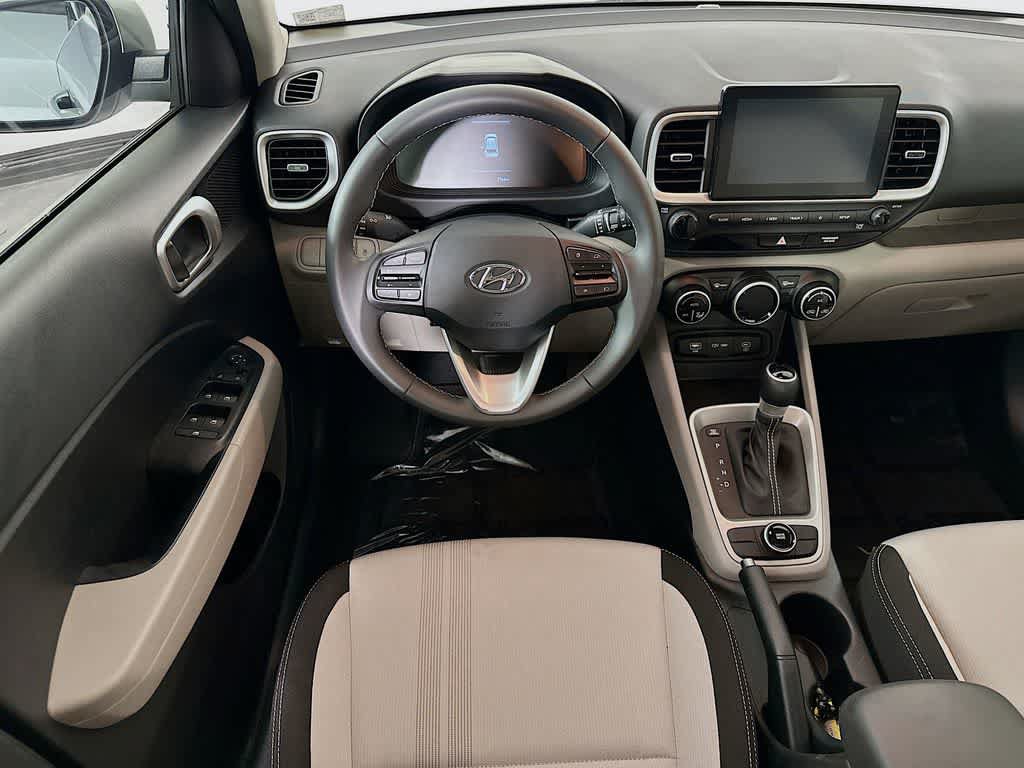 Used 2025 Hyundai Venue SEL FWD image 10