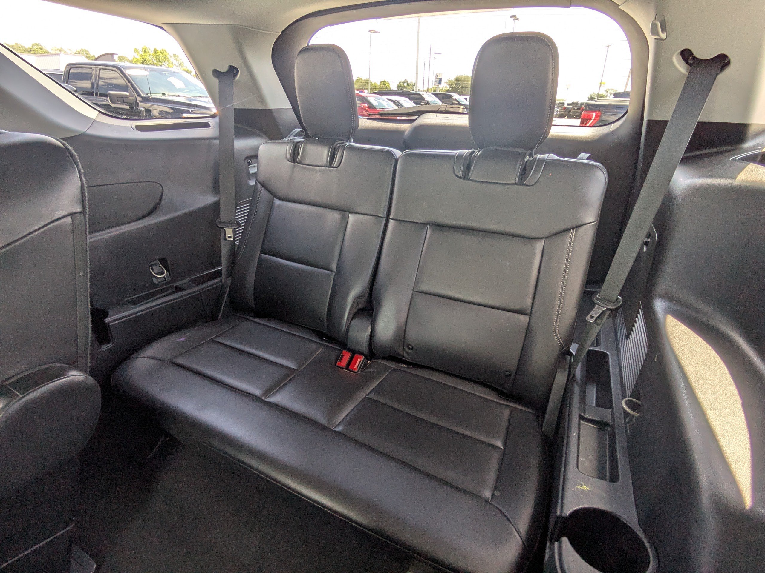 Certified 2022 Ford Explorer XLT w/ Equipment Group 202A RWD image 15