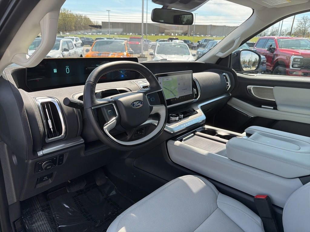 Certified 2025 Ford Expedition Max Platinum image 12