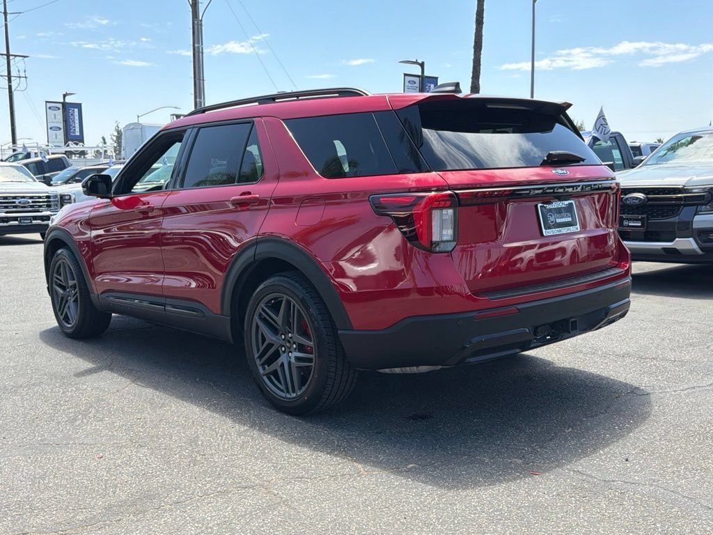 Certified 2025 Ford Explorer ST-Line w/ Premium Package RWD image 8