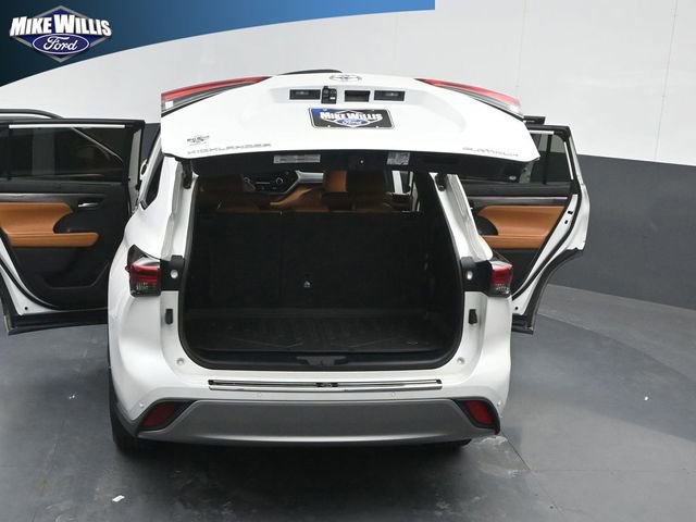Used 2023 Toyota Highlander Platinum FWD image 20