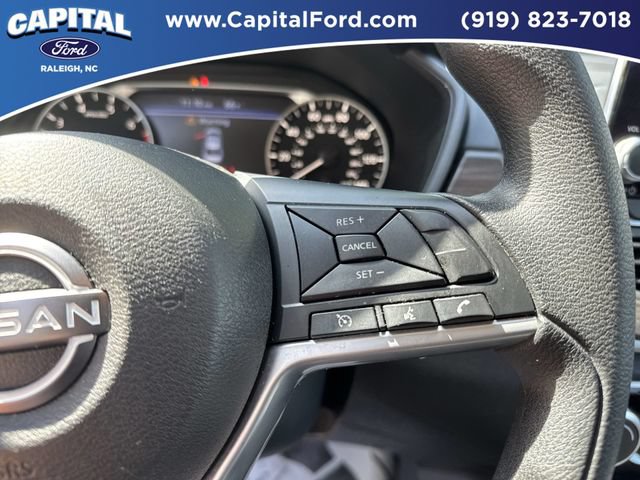 Used 2025 Nissan Altima 2.5 SV FWD image 23
