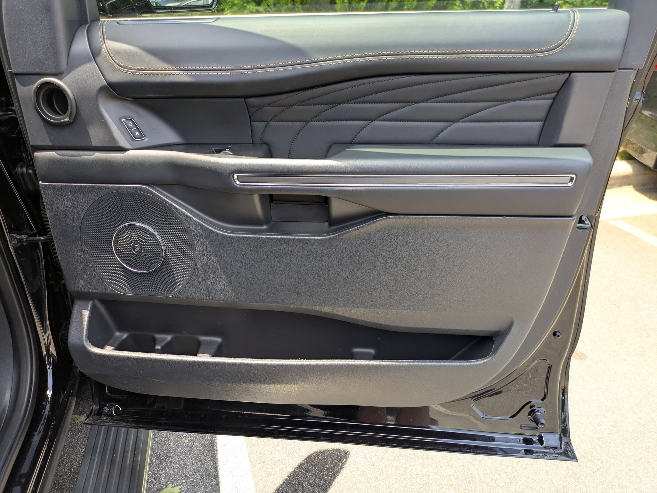 Certified 2023 Ford Expedition Platinum AWD/4WD image 39