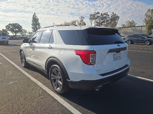 Certified 2023 Ford Explorer XLT w/ Equipment Group 202A RWD image 3